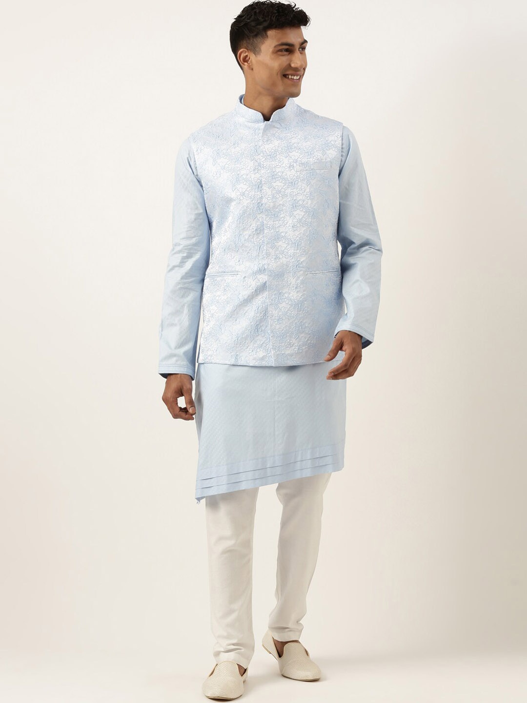 

TheEthnic.Co Mandarin Collar Kurta with Trousers & Nehru Jacket, Blue