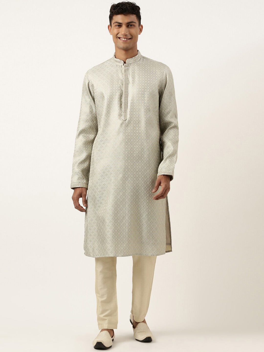 

TheEthnic.Co Ethnic Motifs Woven Design Kurta with Pyjamas, Grey