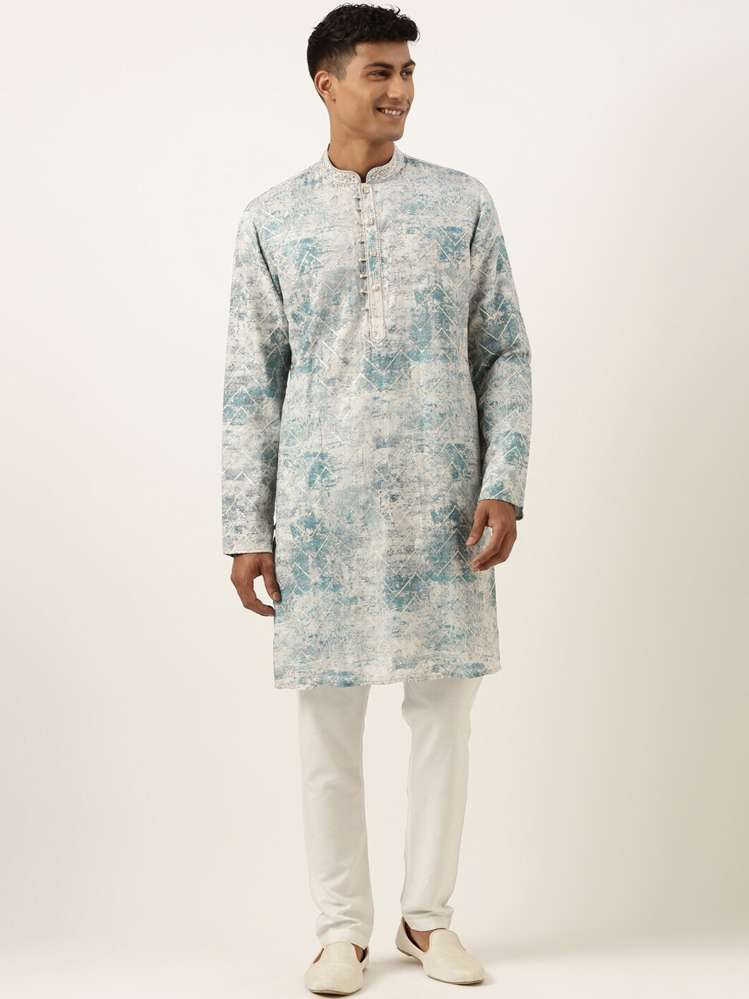 

TheEthnic.Co Ethnic Motifs Embroidered Regular Sequinned Pure Cotton Kurta with Pyjamas, Blue