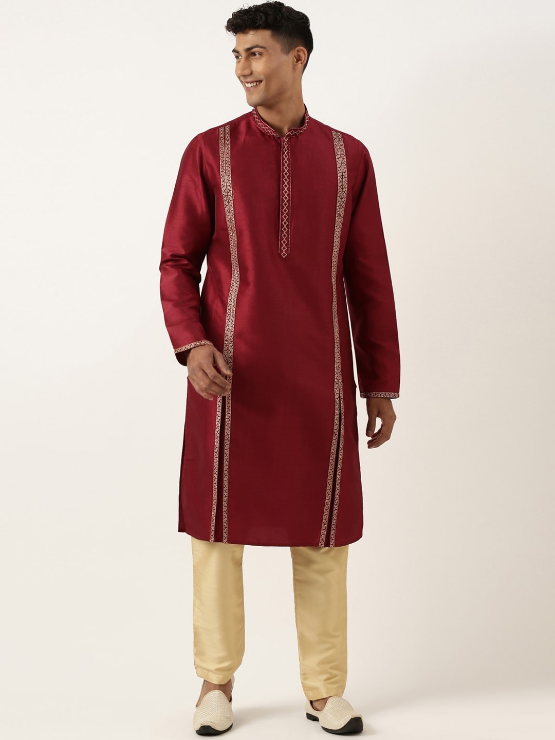 

TheEthnic.Co Ethnic Motifs Embroidered Regular Kurta with Pyjamas, Maroon