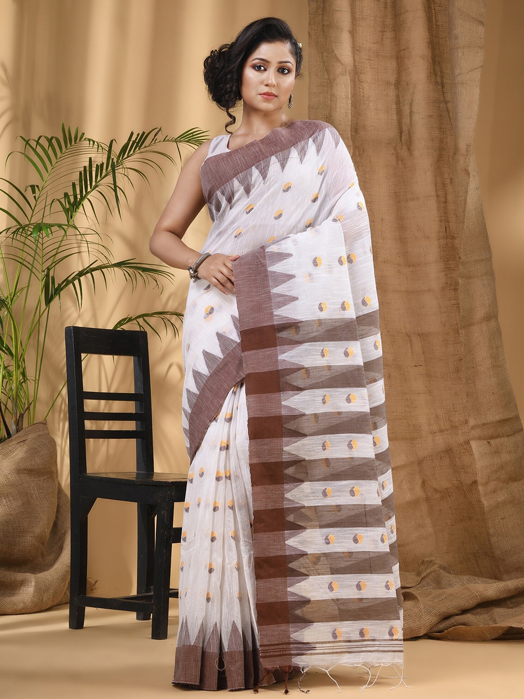 

DESH BIDESH Geometric Woven Design Pure Cotton Taant Saree, Brown