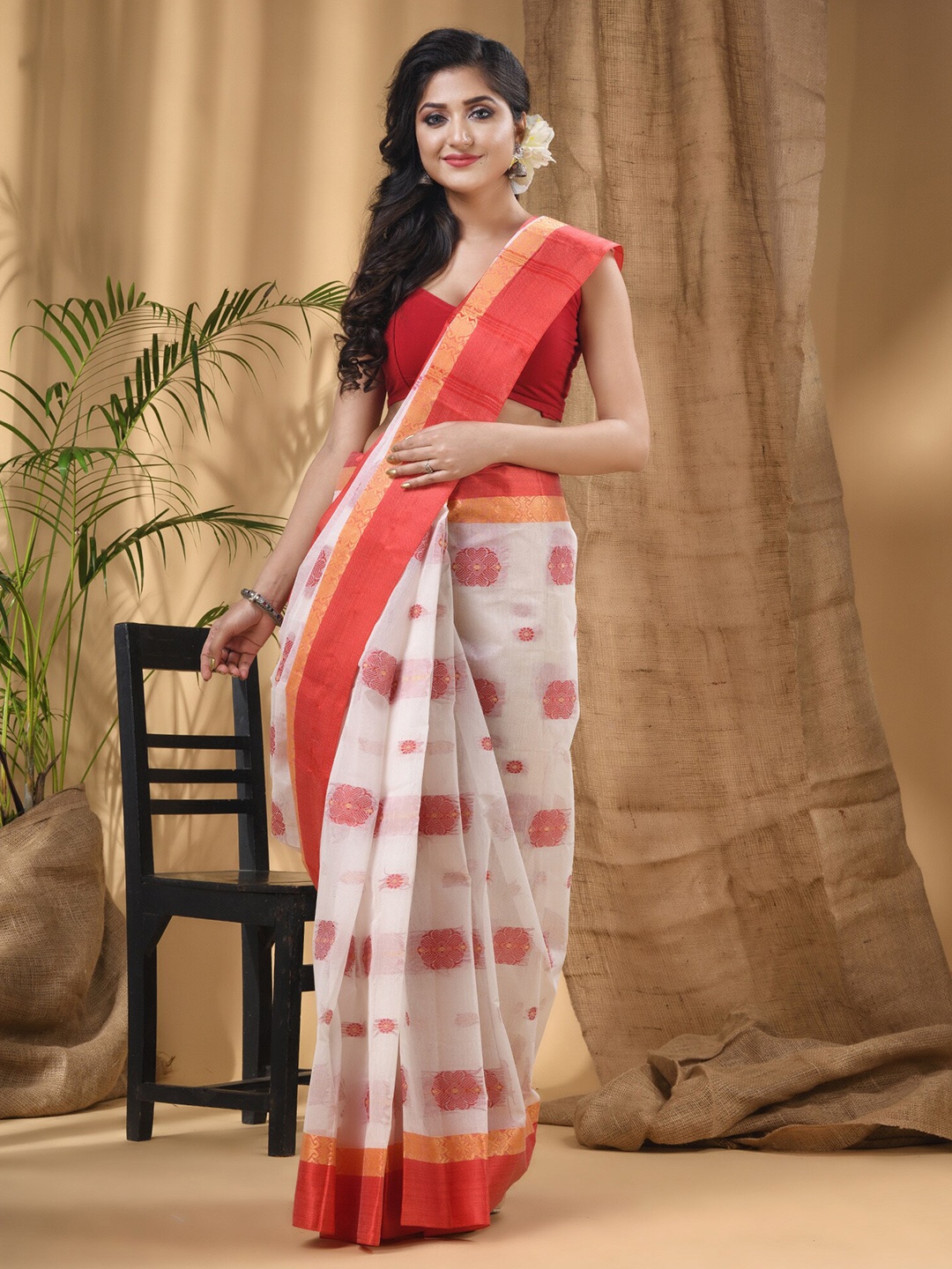 

DESH BIDESH Ethnic Motifs Woven Design Zari Pure Cotton Taant Saree, Red