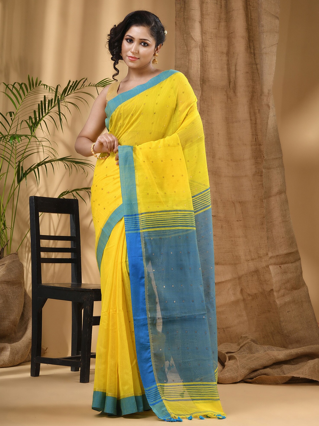 

DESH BIDESH Embellished Sequinned Taant Cotton Silk Saree, Yellow