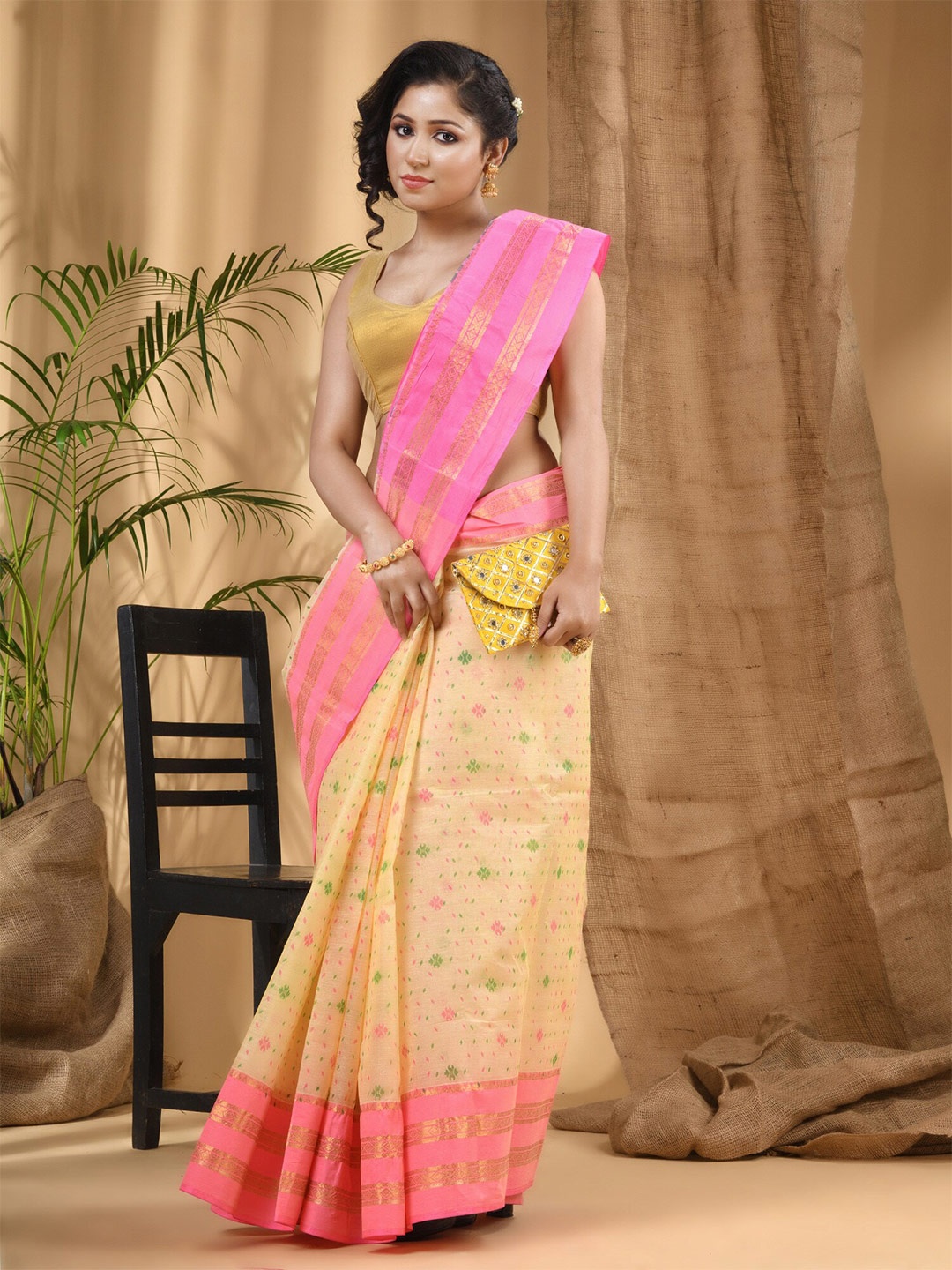 

DESH BIDESH Ethnic Motifs Printed Zari Pure Cotton Taant Saree, Pink