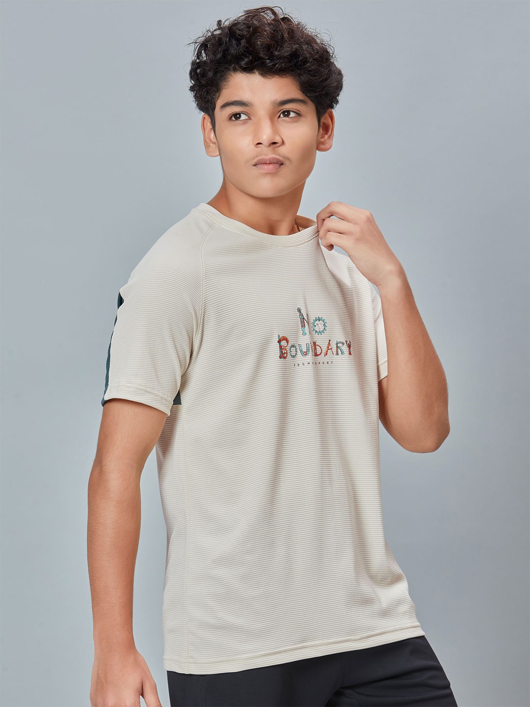 

Technosport Boys Typography Printed Raglan Sleeves Slim Fit T-Shirt, Beige