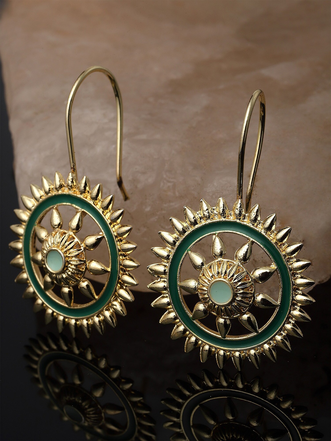 

KARATCART Gold Plated Kundan Stone Studded Drop Earrings