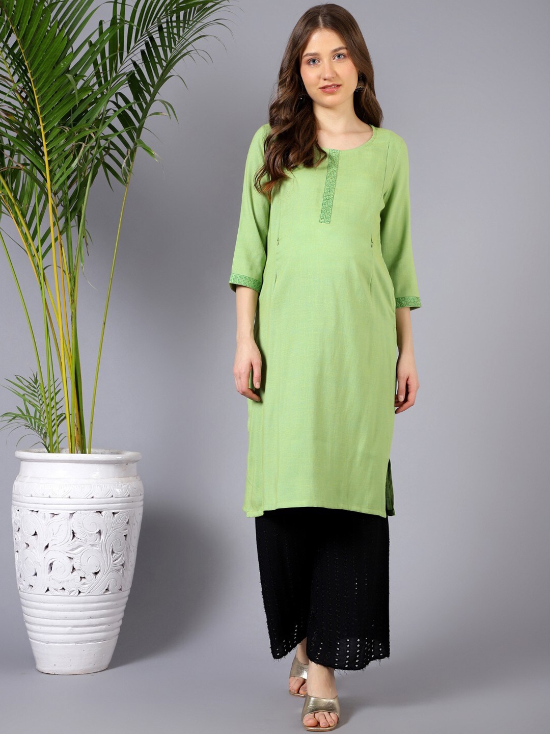 

House Of Zelena Round Neck Maternity Straight Kurta, Green