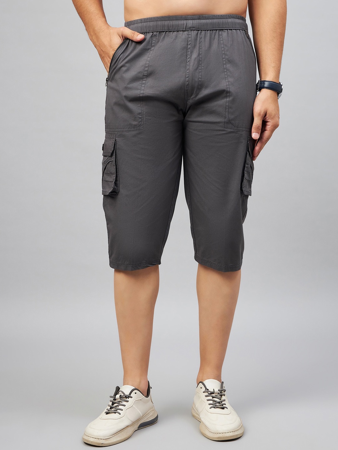 

STUDIO NEXX Men Loose Fit Mid-Rise Cargo Shorts, Grey