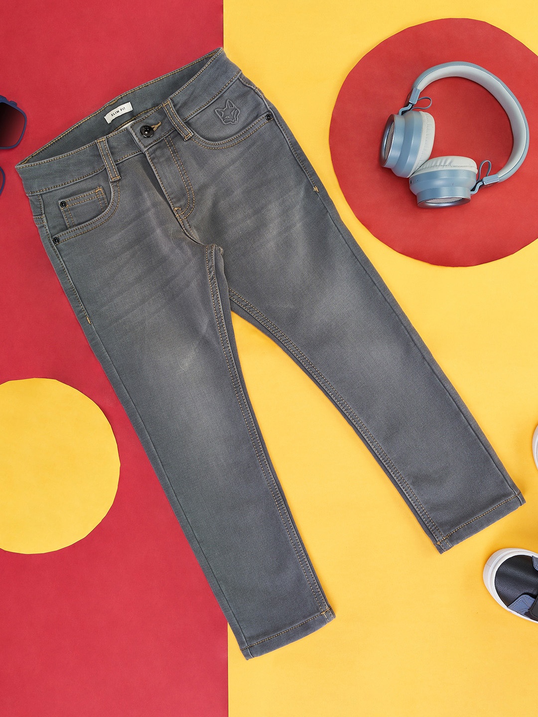 

Pantaloons Junior Boys Grey Mildly Distressed Light Fade Jeans