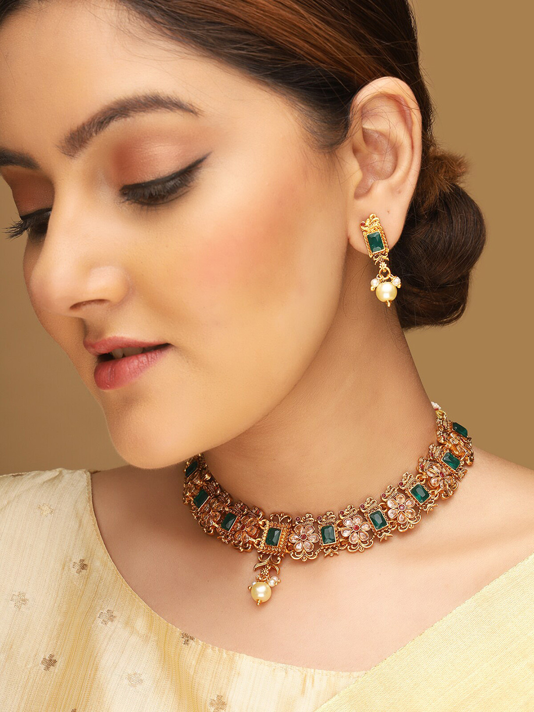 

AQUASTREET Gold-Plated Intricate Designed Choker Jewellery Set