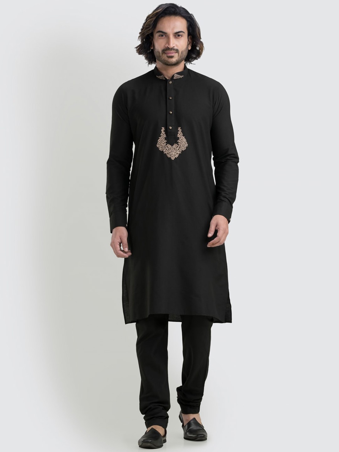 

SREEMANT Paisley Yoke Design Regular Thread Work Kurta with Pyjamas, Black