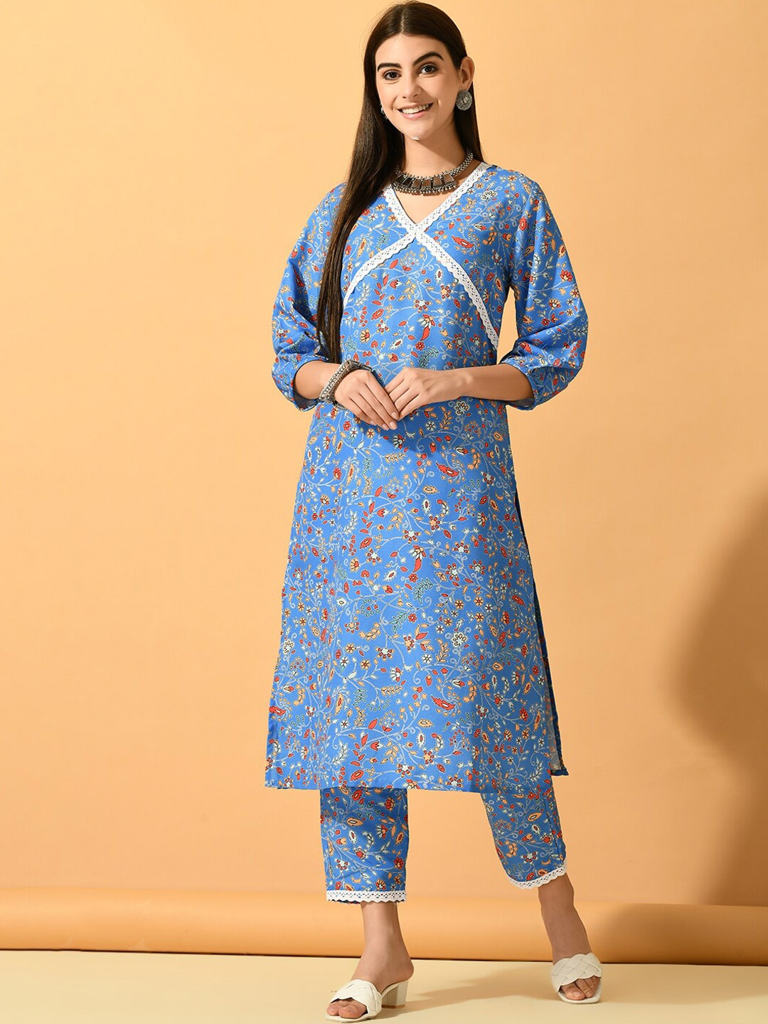

Myshka Floral Printed Regular Kurta with Trousers, Blue
