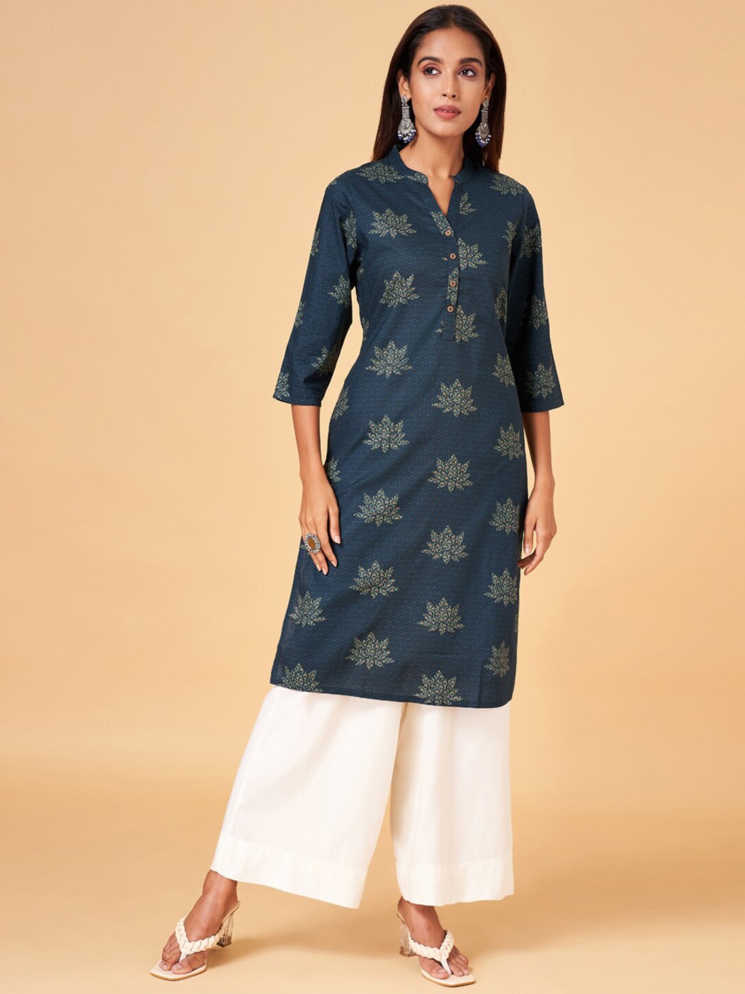 

RANGMANCH BY PANTALOONS Mandarin Collar Floral Printed Cotton Kurta, Navy blue