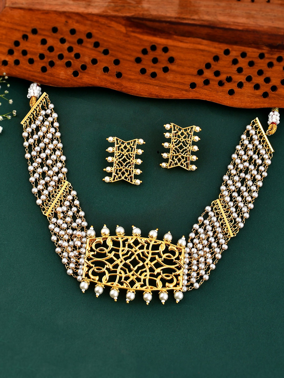 

Voylla Nazakat Gold-Plated & Beaded Rani Jewellery Set