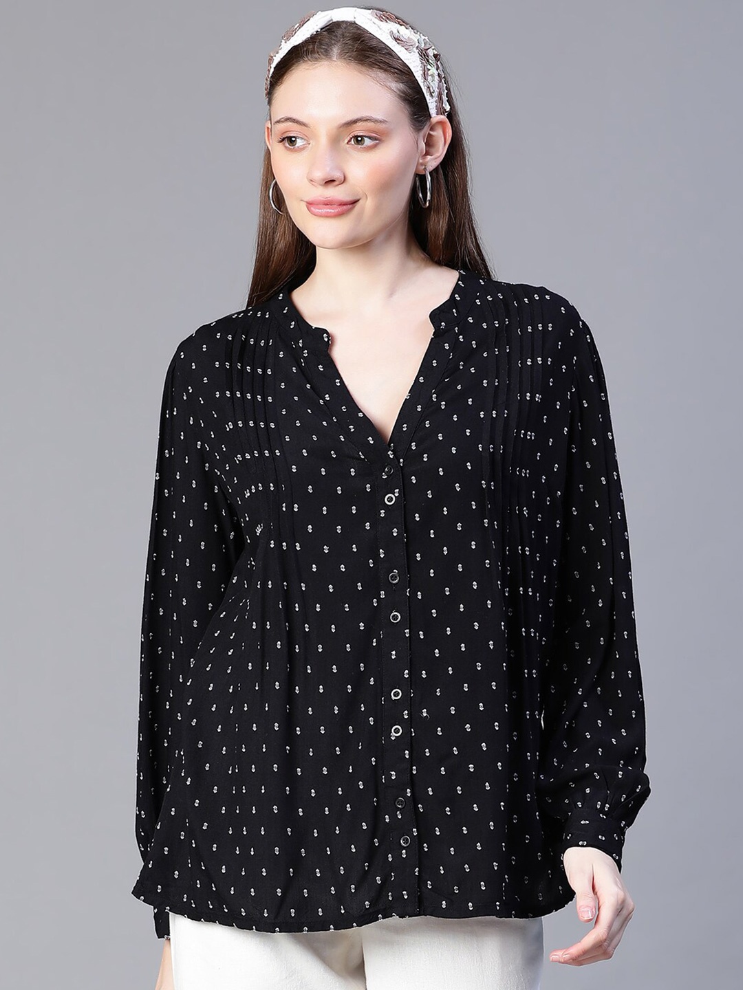 

Oxolloxo Geometric Printed Mandarin Collar Long Sleeve Pleated A-Line Top, Black