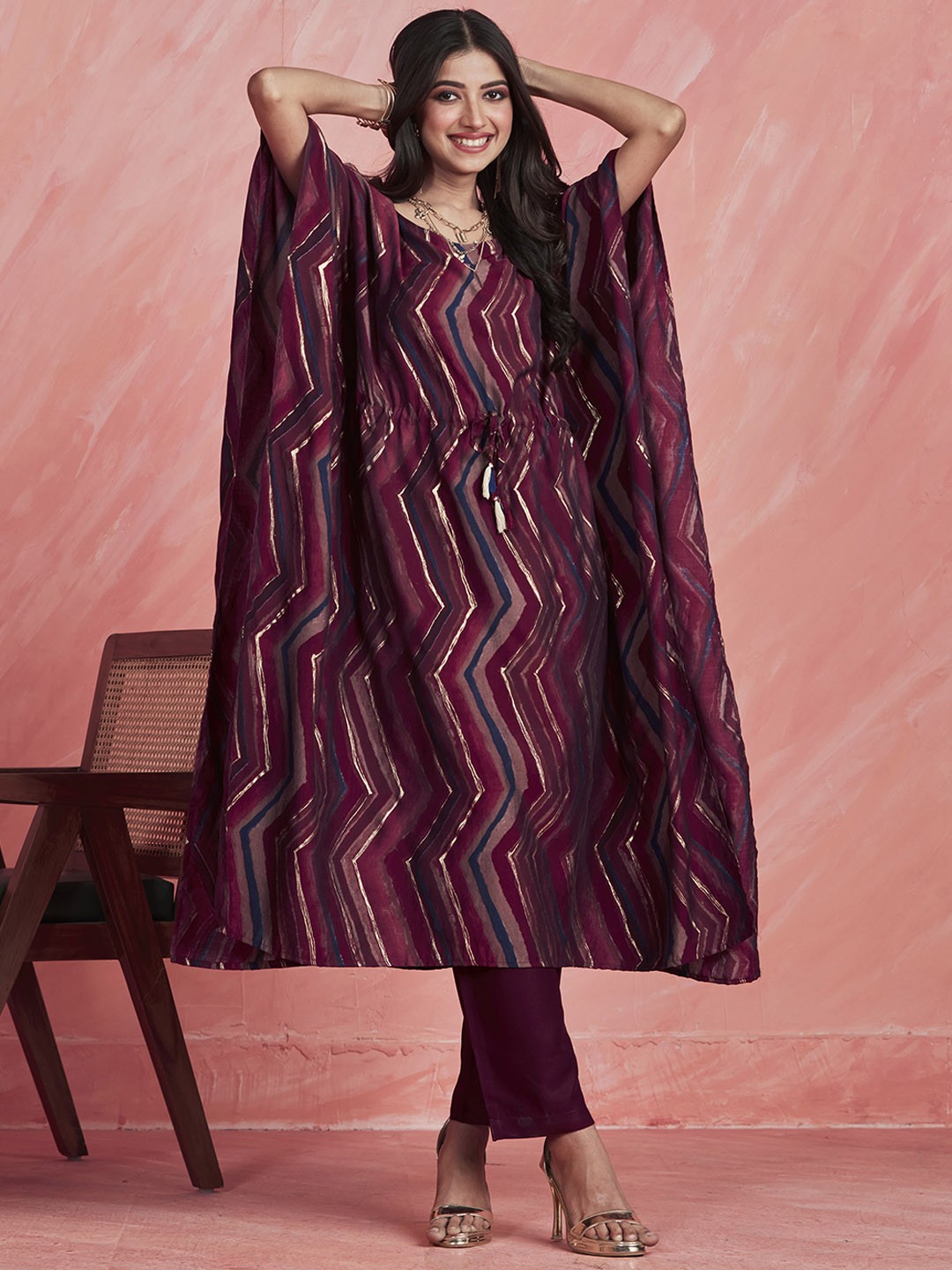 

Ishin Chevron Printed Kaftan Kurta With Trousers, Red