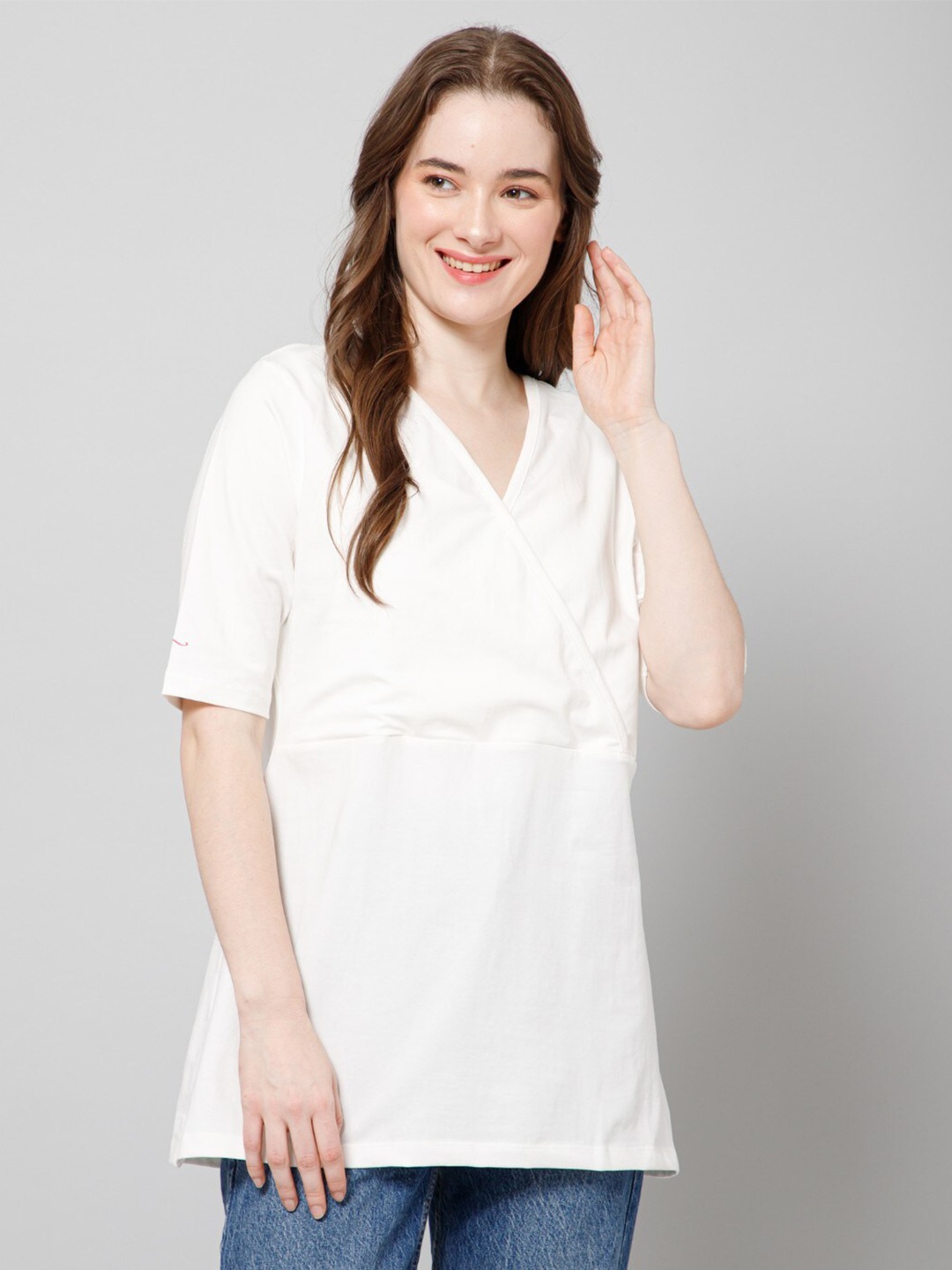 

House Of Zelena V-Neck Maternity Cotton Top, White