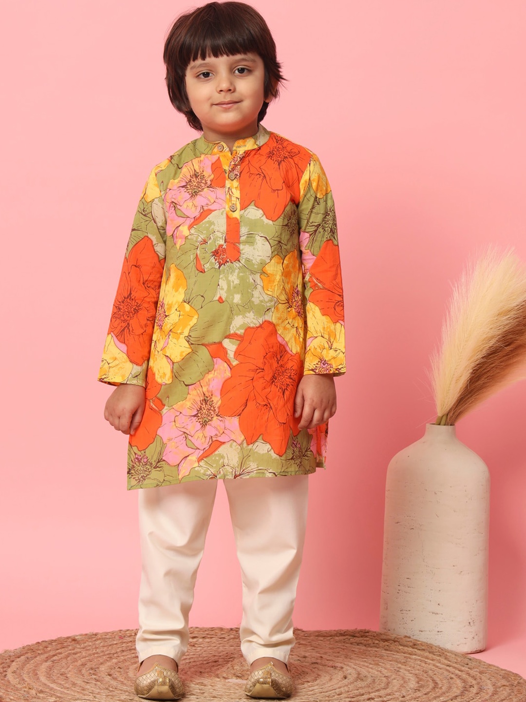 

Readiprint Boys Floral Printed Pure Cotton Kurta with Pyjamas, Green
