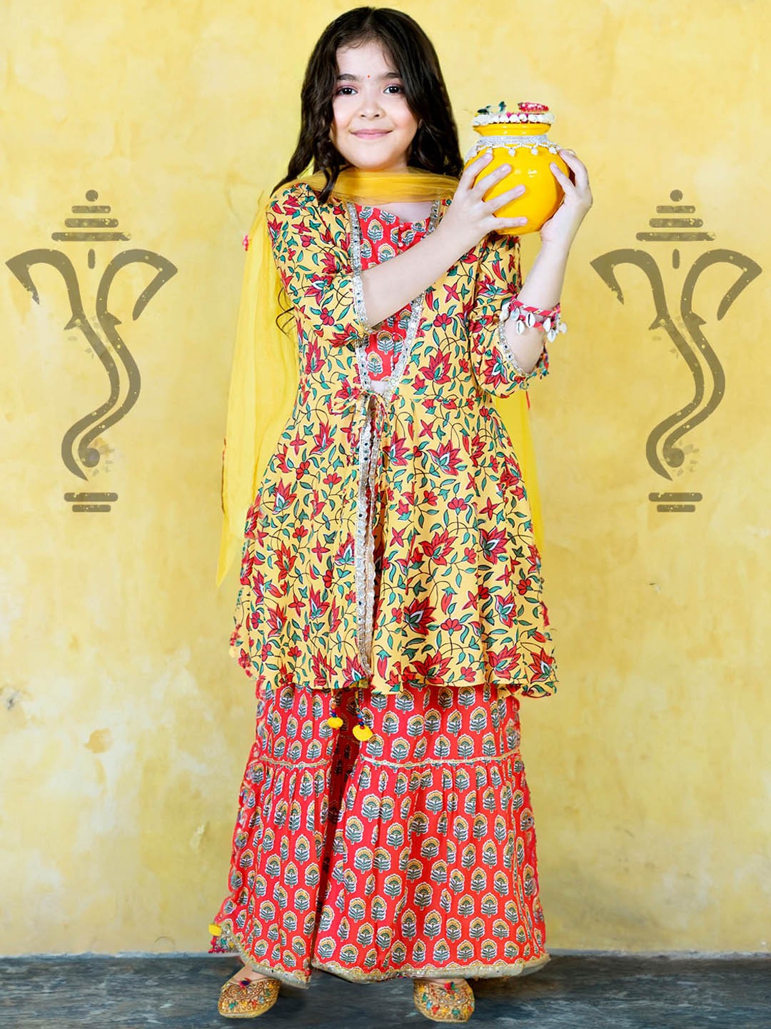 

Naughty Ninos Girls Floral Printed Gotta Patti Kurta With Sharara & Dupatta, Yellow