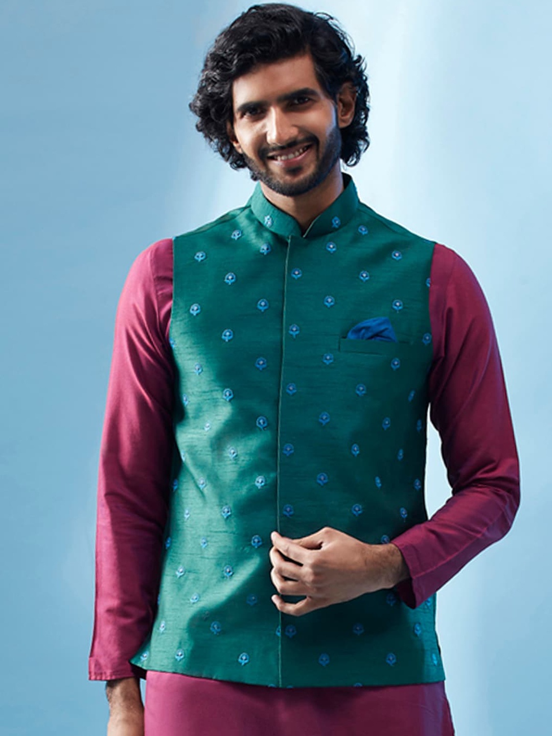 

KISAH Floral Embroidered Nehru Jacket, Green