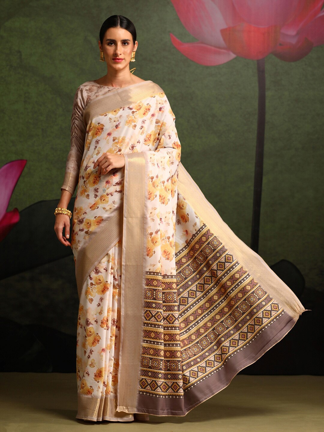 

Saree mall Off White & Yellow Floral Printed Zari Sungudi Sarees