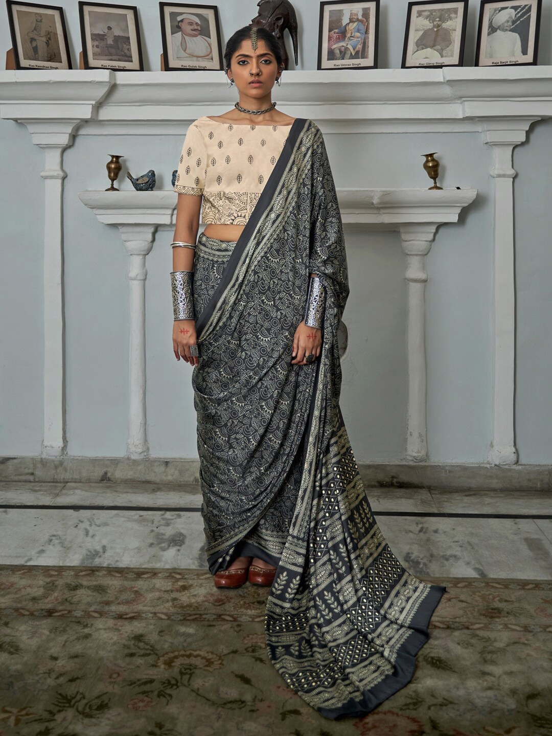 

Saree mall Black & White Ethnic Motifs Printed Bagh Sarees