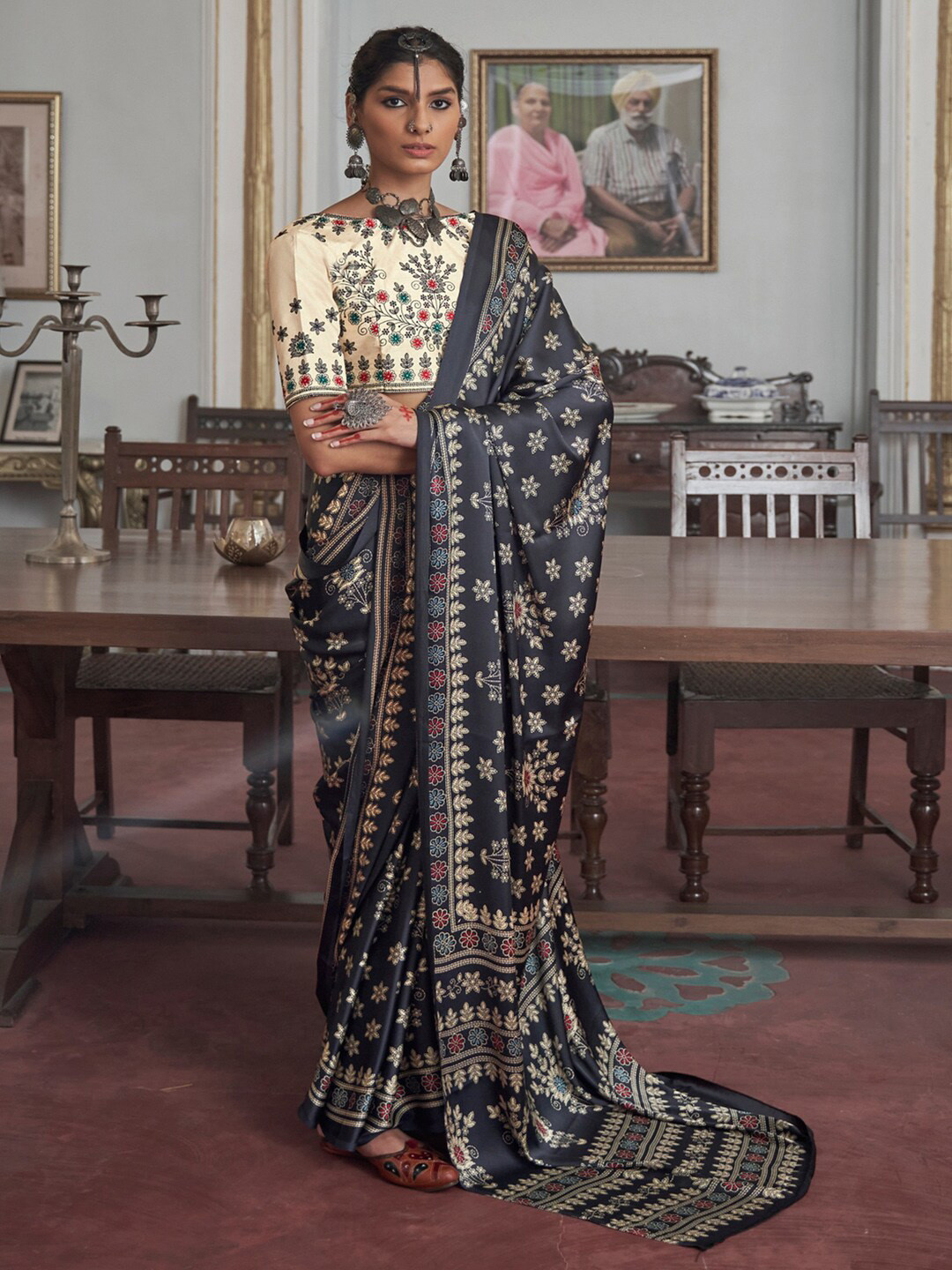 

Saree mall Floral Printed Bagh Sarees, Black