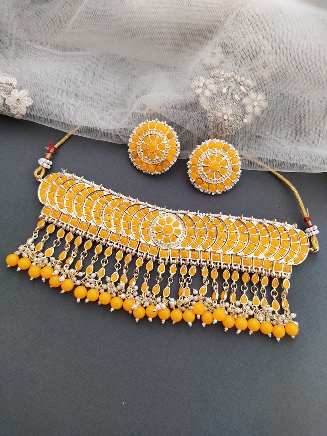 

Pihtara Jewels Gold-Plated Stones-Studded & Beaded Jewellery Set