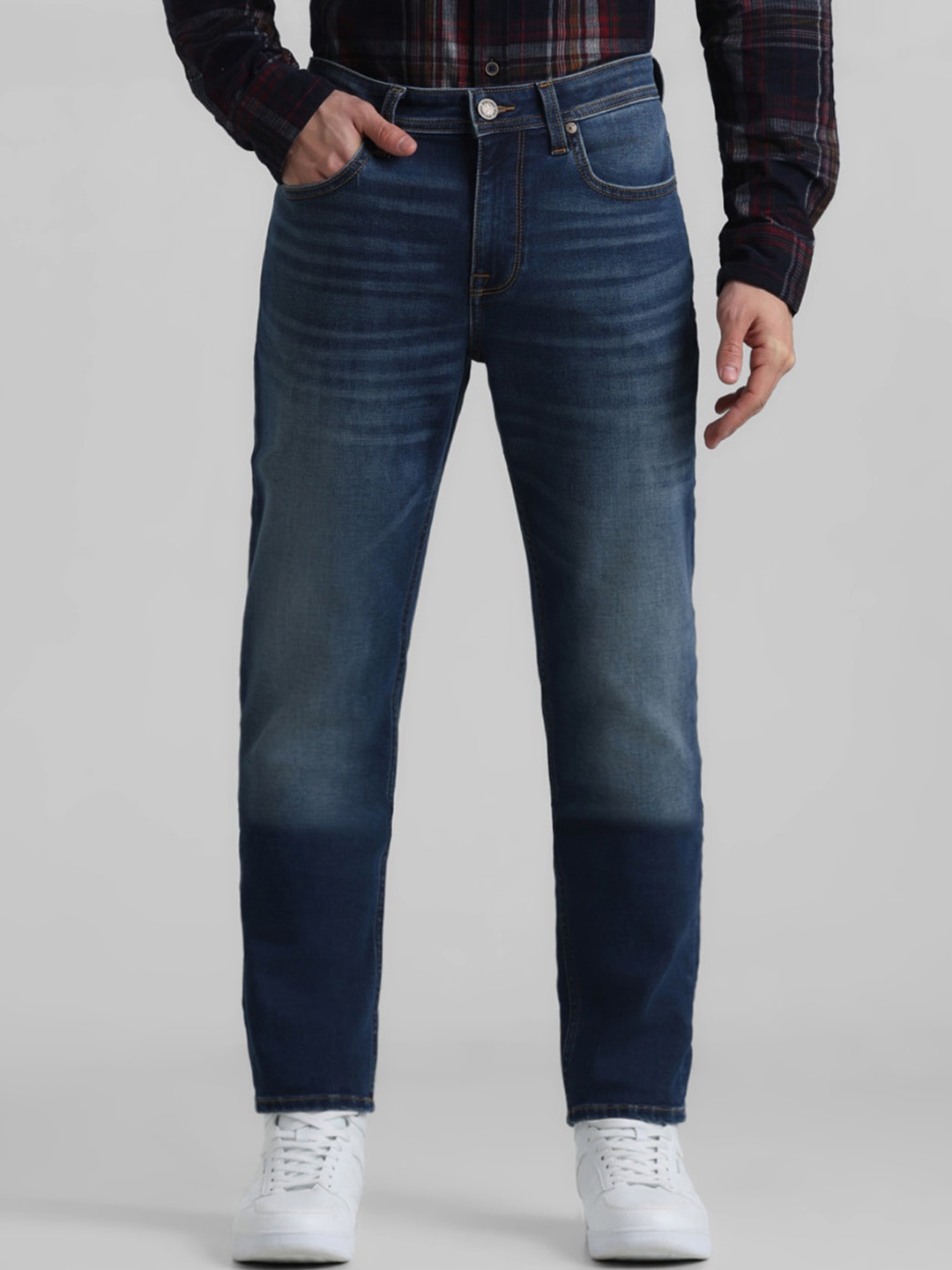 

Jack & Jones Men Slim Fit Low-Rise Clean Look Heavy Fade Stretchable Jeans, Blue