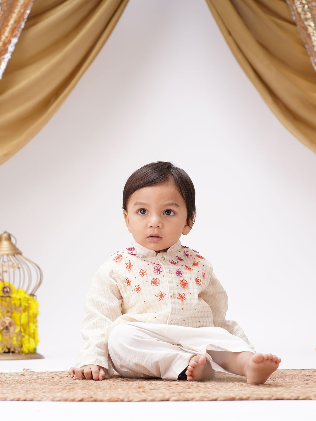 

GREENDIGO Infant Boys Embroidered Regular Pure Cotton Kurta With Pyjamas & Waist Coat, Off white