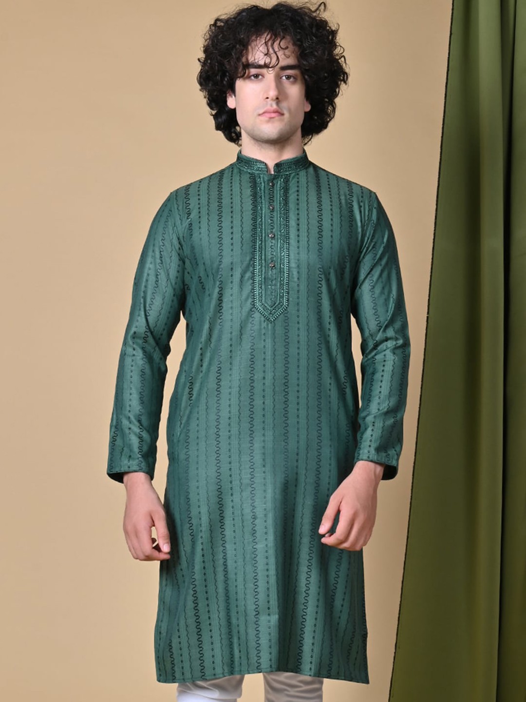 

MAAHI FABS Striped Mandarin Collar Regular Kurta With Churidar, Green