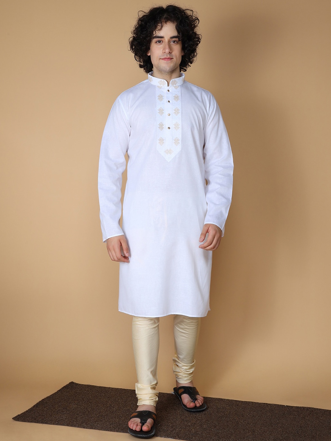 

MAAHI FABS Mandarin Collar Regular Thread Work Kurta With Churidar, White