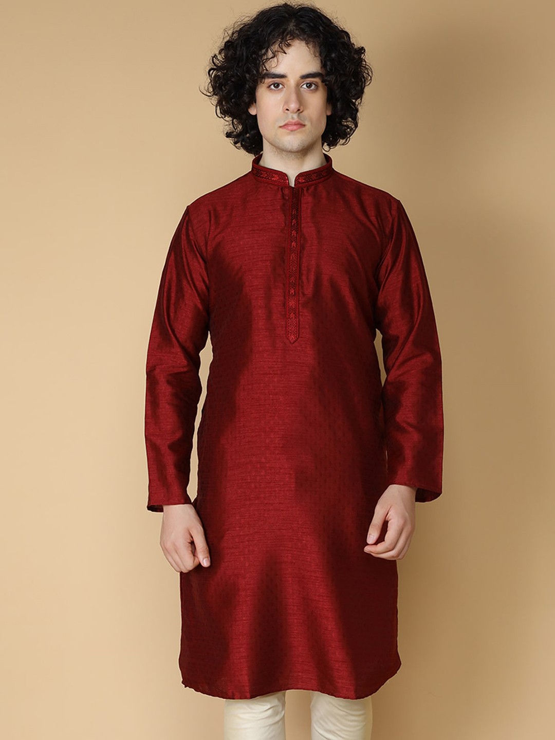 

MAAHI FABS Woven Design Mandarin Collar Regular Kurta With Churidar, Maroon