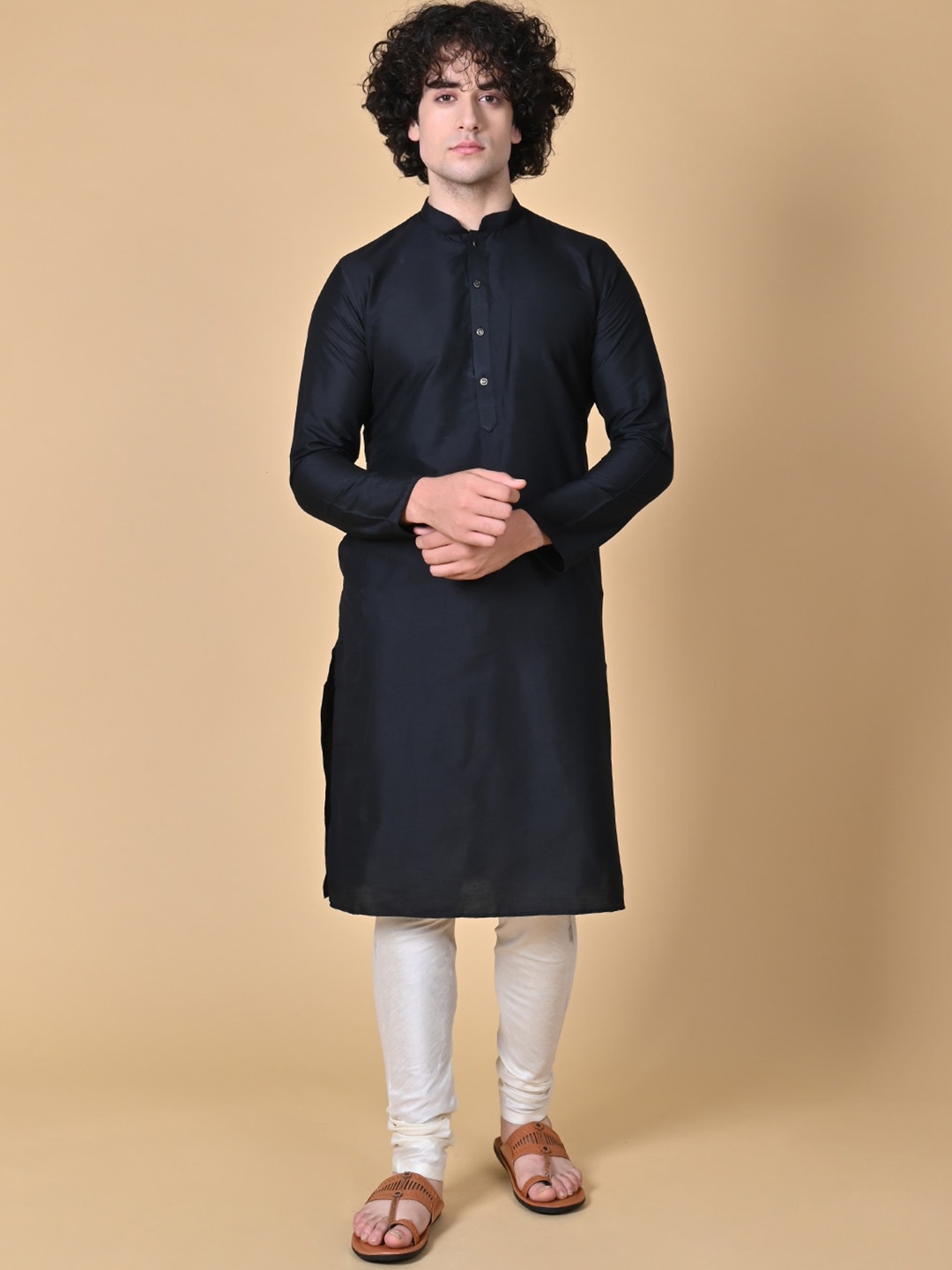 

MAAHI FABS Mandarin Collar Regular Kurta With Churidar, Black