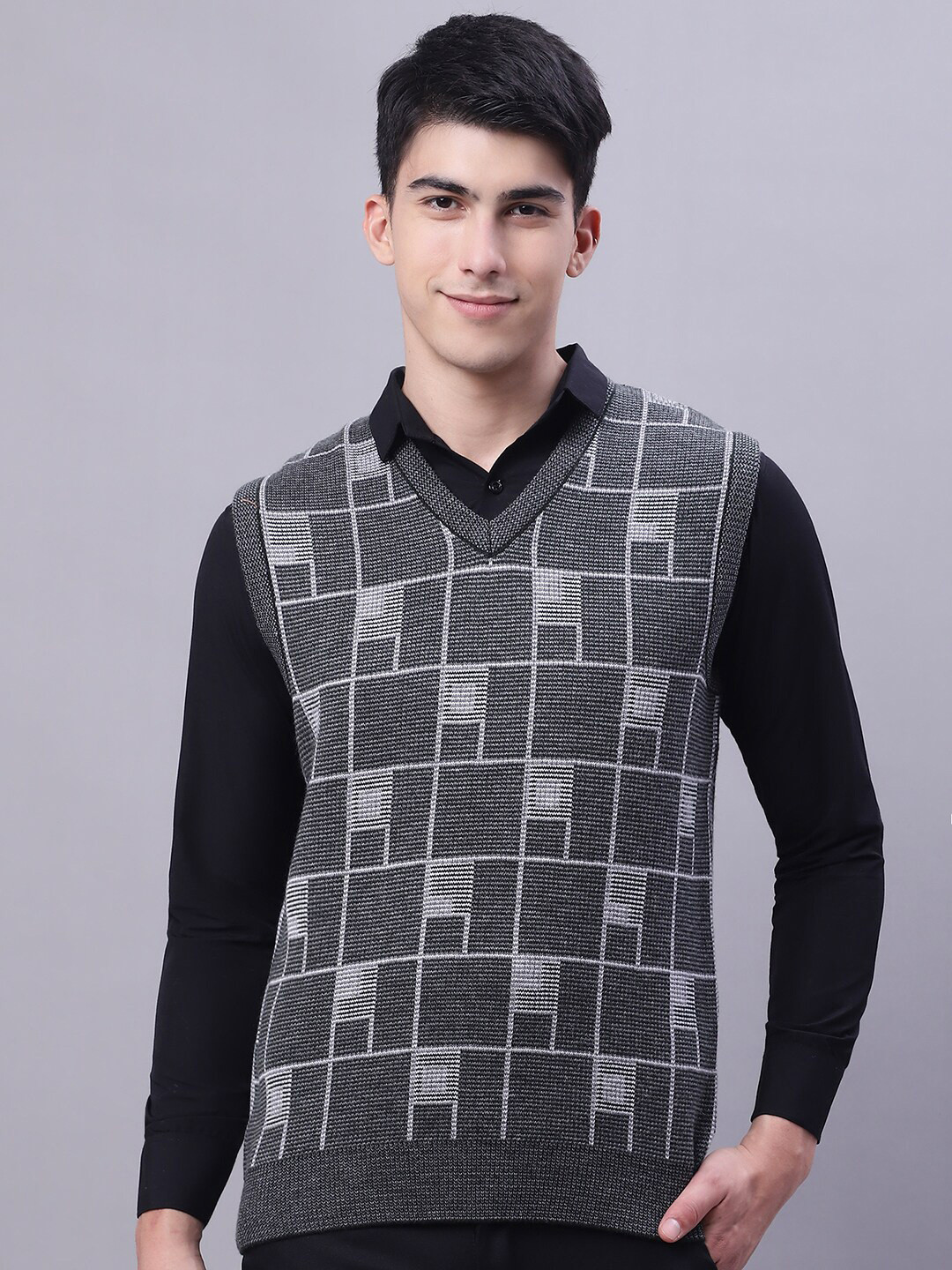 

VENITIAN Checked V-Neck Acrylic Sleeveless Sweater Vest, Grey