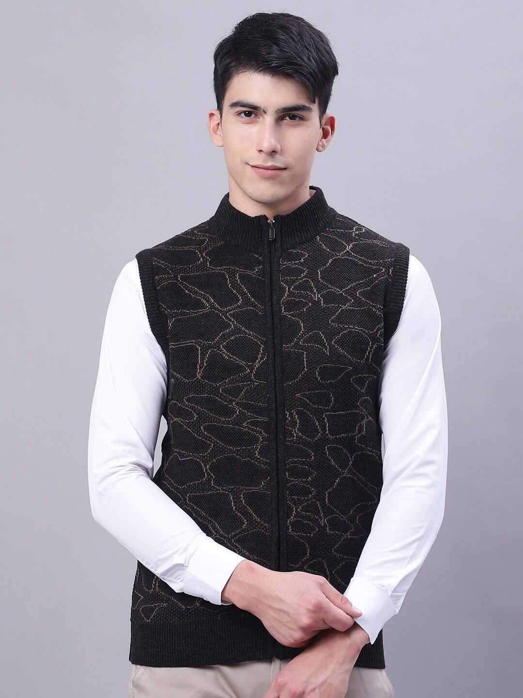 

VENITIAN Geometric Self Design Mock Collar Cardigan Sweaters, Olive