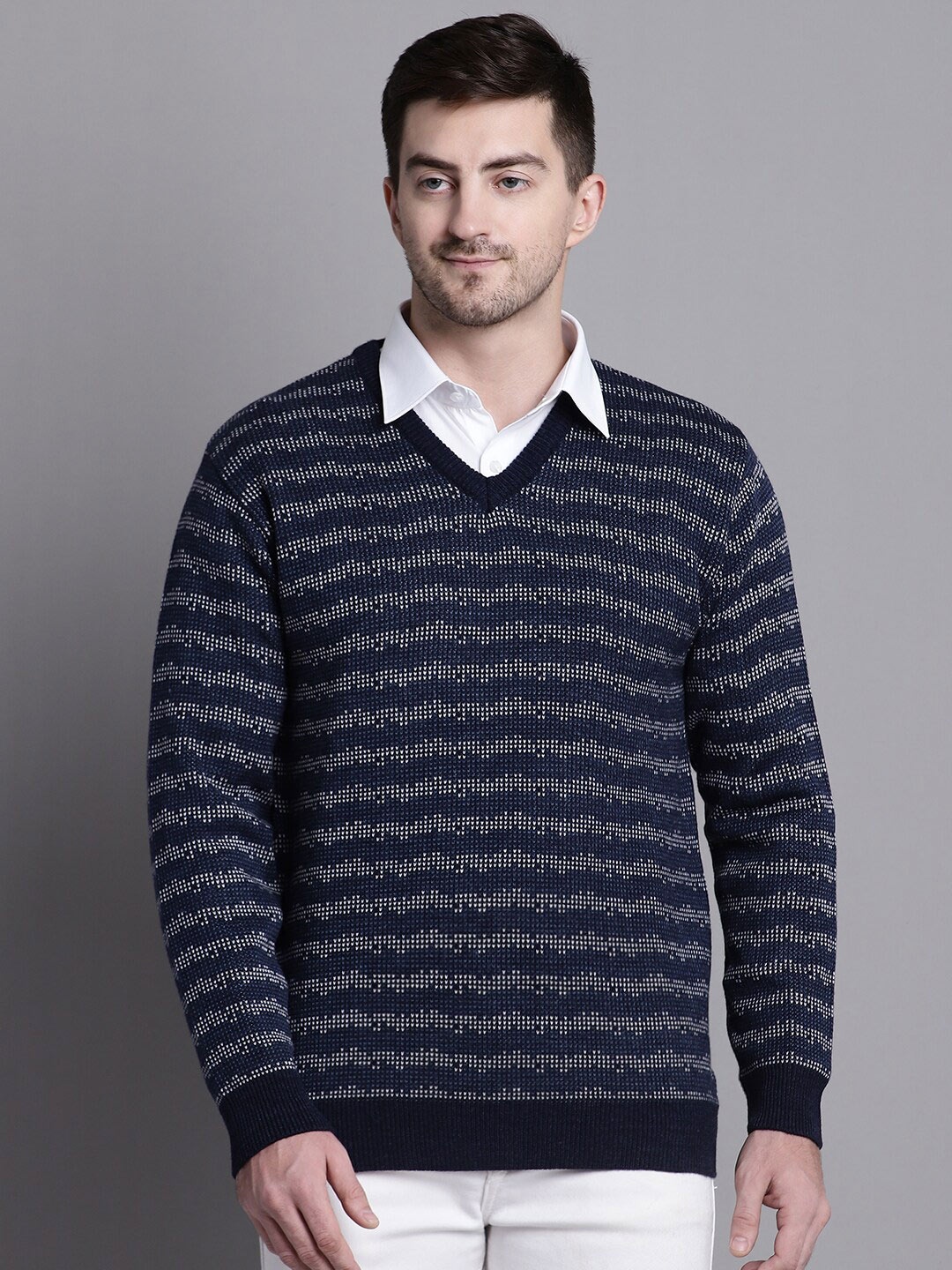 

VENITIAN Geometric Printed Acrylic Pullover Sweater, Navy blue