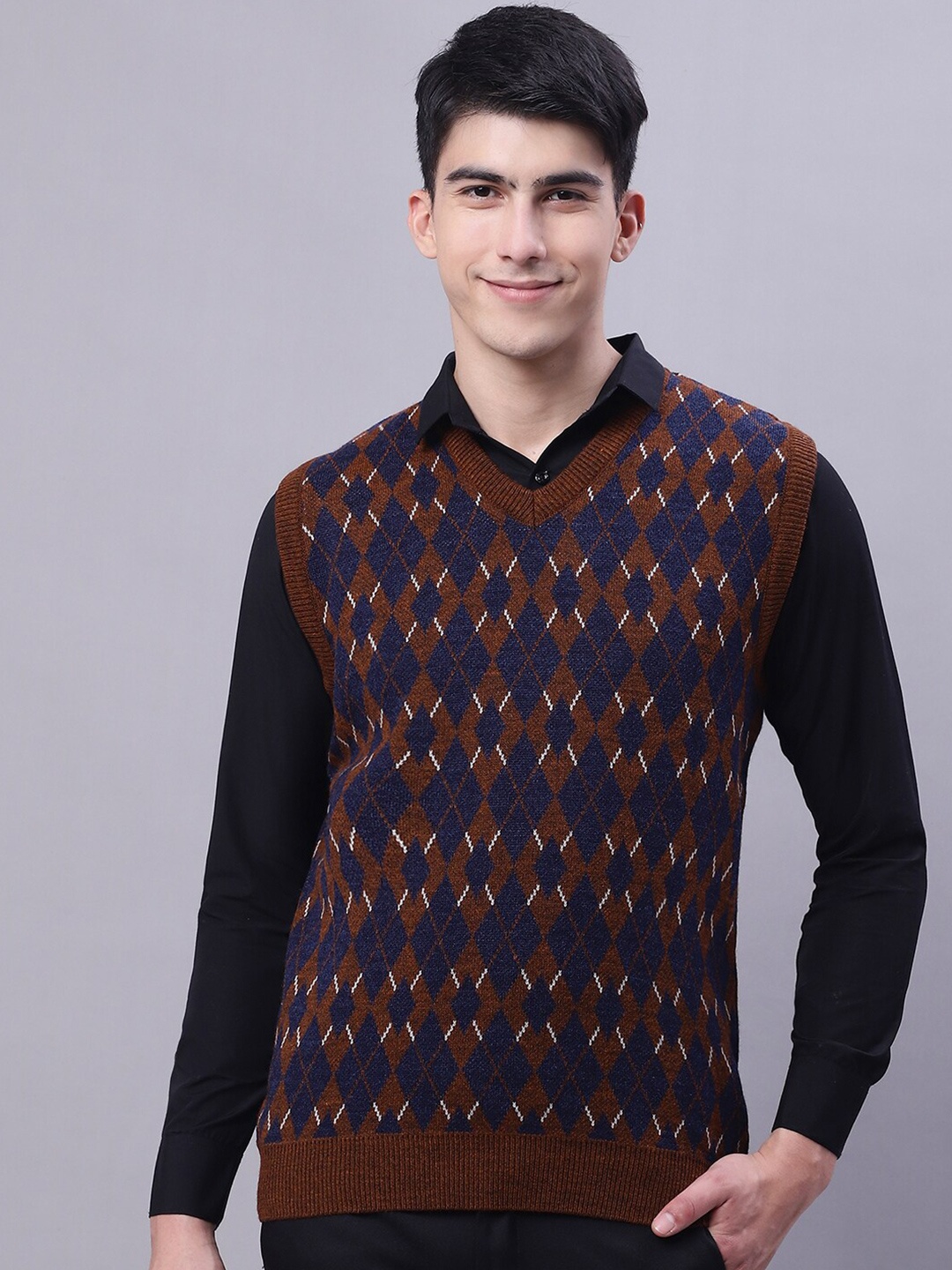 

VENITIAN Self Design V-Neck Acrylic Sweater Vest, Copper