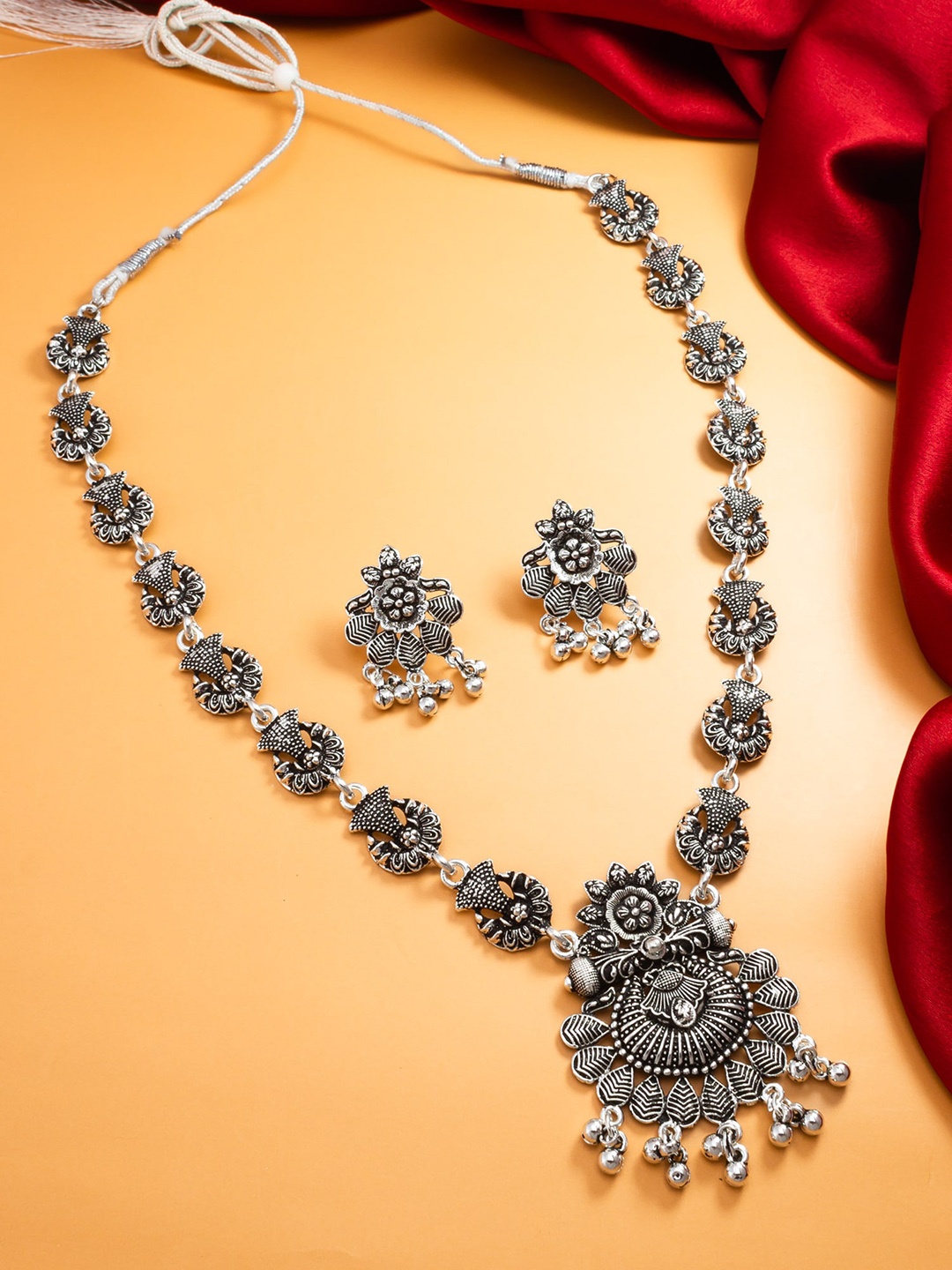 

aadita Silver-Plated Oxidized Jewellery Set