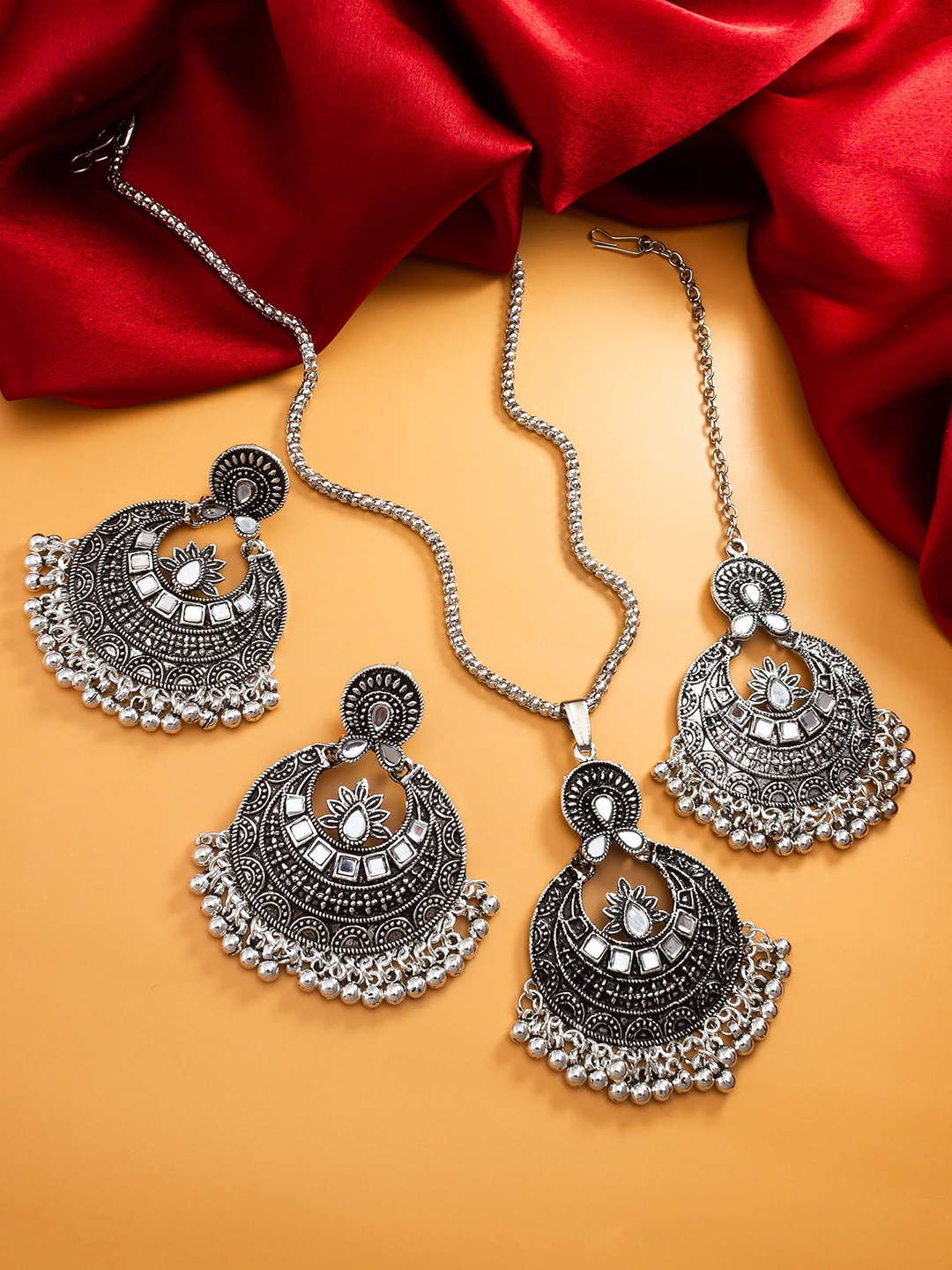 

aadita Silver-Plated Stones-Studded Oxidised Choker Jewellery Set