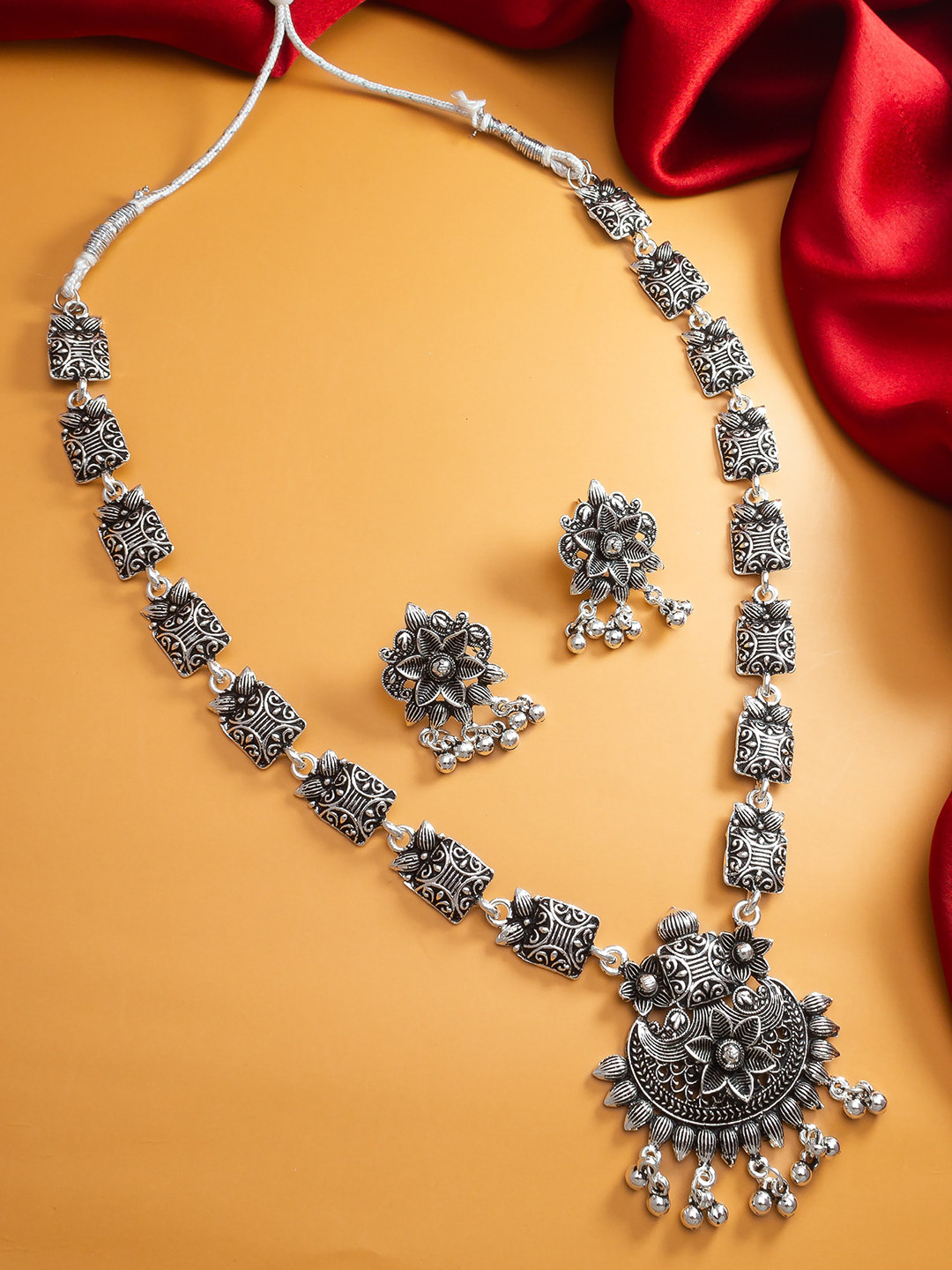 

aadita Silver-Plated Oxidised Jewellery Set