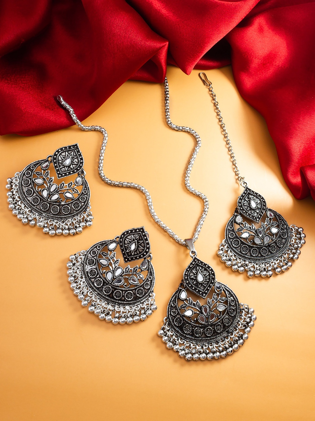 

aadita Oxidized Silver-Plated Stones-Studded & Beaded Choker Jewellery Set With Maang Tika