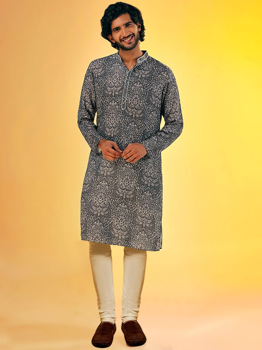 

KISAH Ethnic Motifs Printed Mandarin Collar Kurta With Churidar, Black
