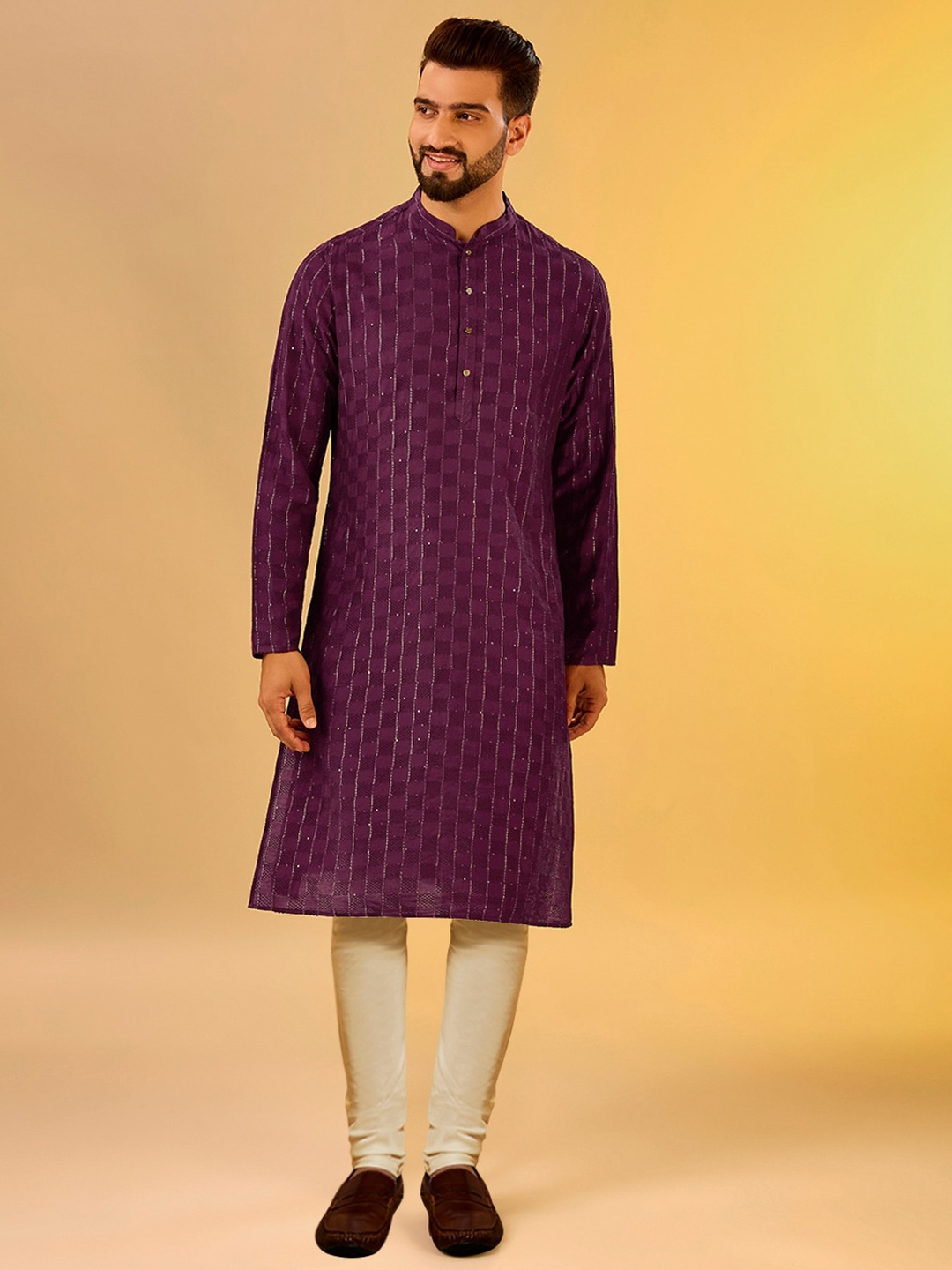 

KISAH Geometric Embroidered Mandarin Collar Kurta With Churidar, Burgundy