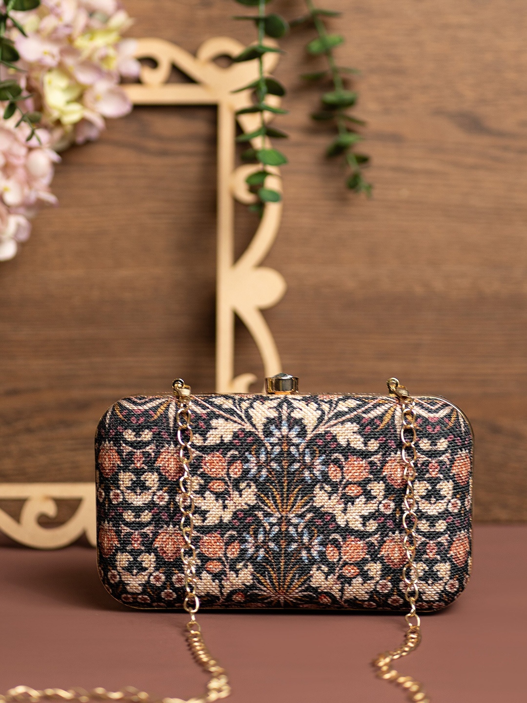 

ZOUK Printed Jute Box Clutch, Blue