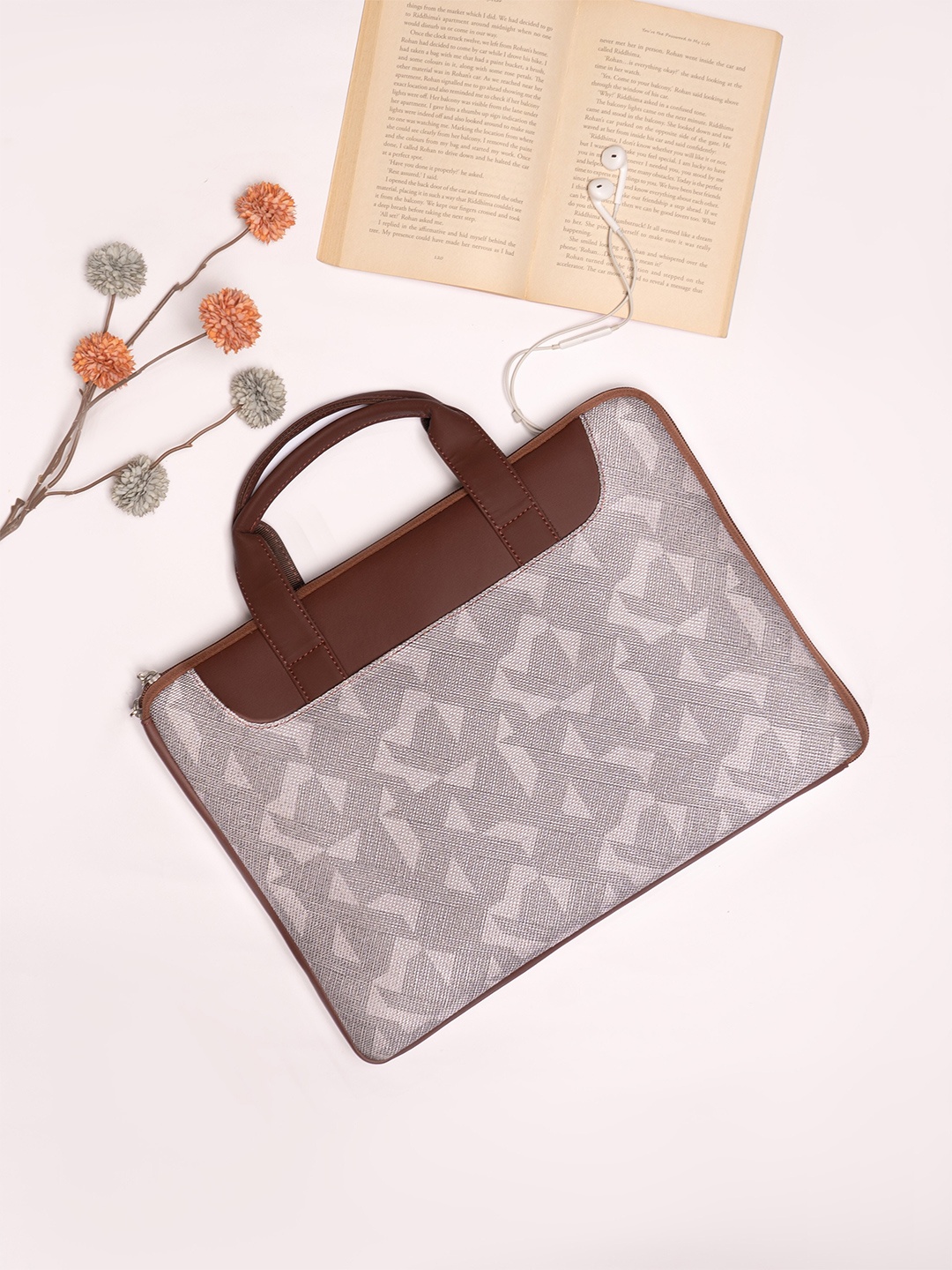 

ZOUK Women Abstract Printed Jute Laptop Bag Up To 16 Inch, Grey