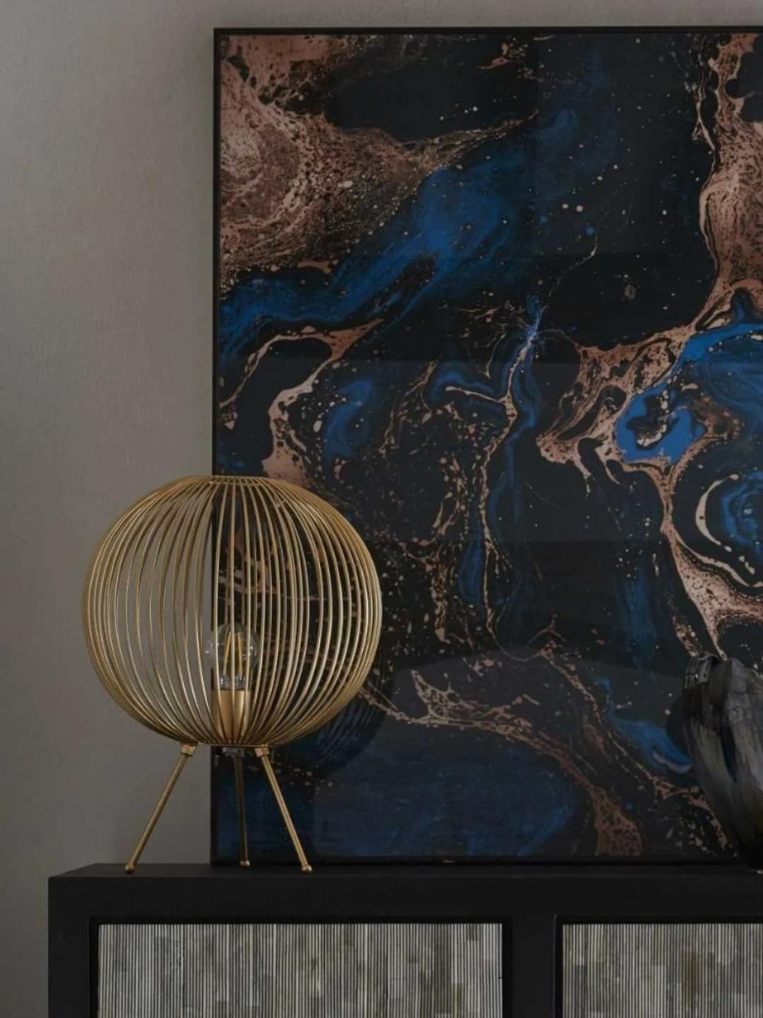 

ecofynd Gold Toned Oval Shaped Metal Table Lamp