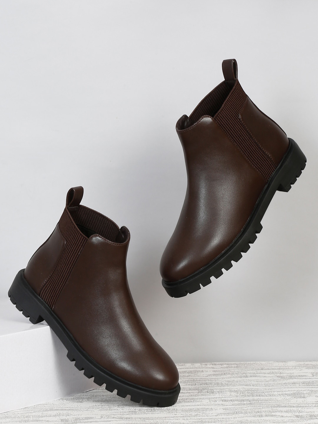 

Bruno Manetti Women Mid-Top Casual Slip-On Chelsea Boots, Brown