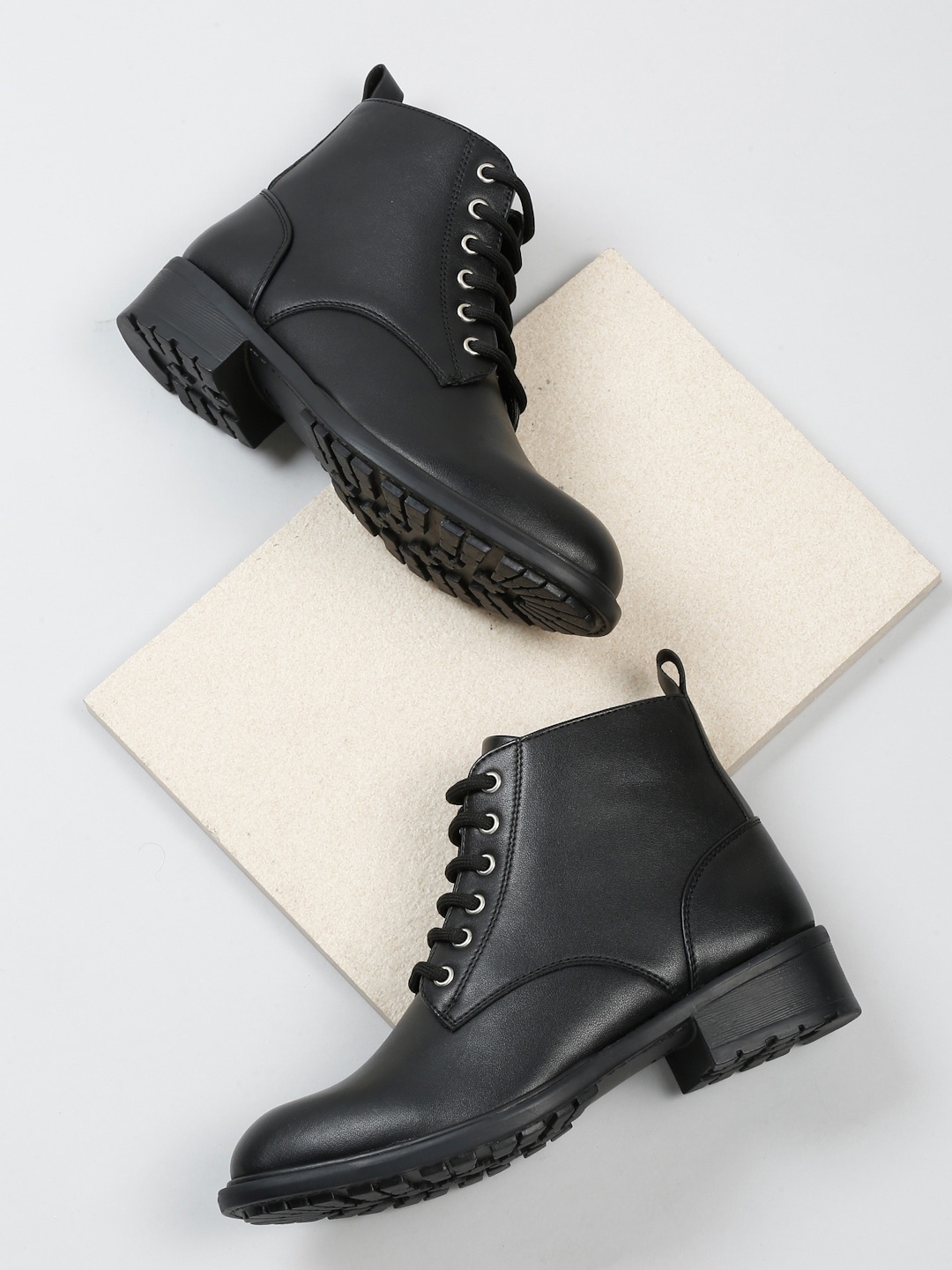 

Bruno Manetti Women Mid-Top Casual Lace-Up Boots, Black