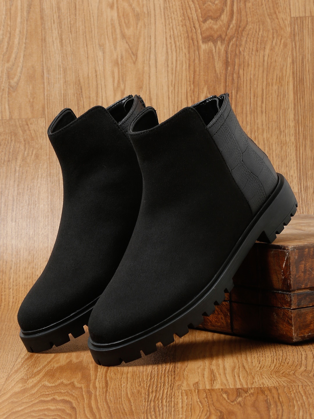 

Bruno Manetti Women Mid Top Suede Textured Platform Heel Regular Boots, Black
